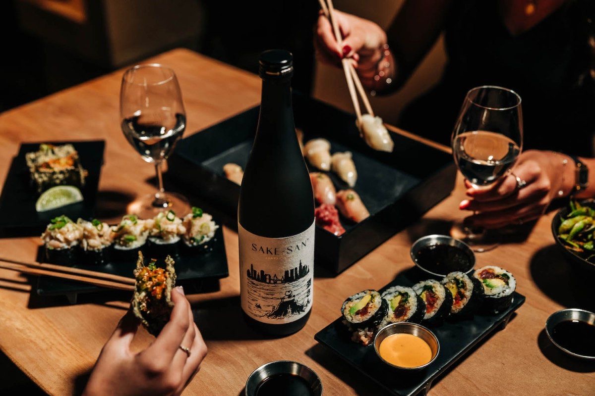 A place to experience sake-together.